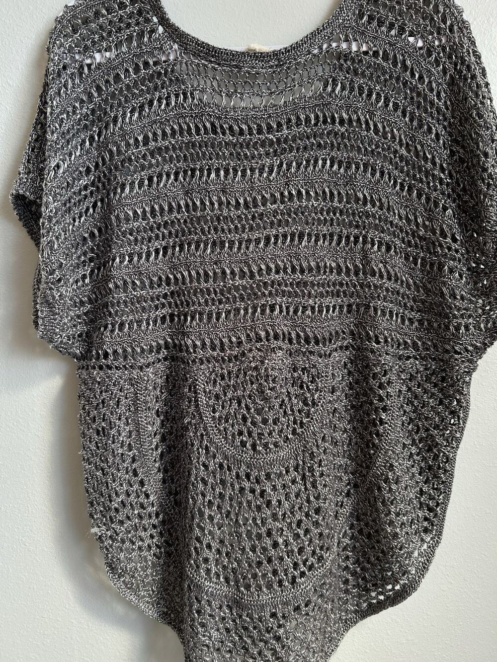 Y2K MUDD crochet knit top Gray Beachy Short Sleeve Boho Festival Grunge L 90s